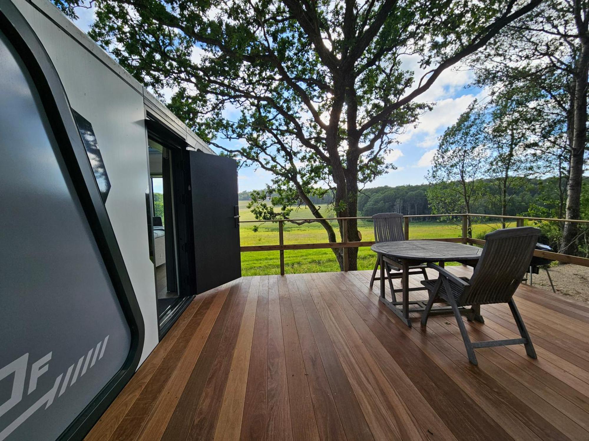 Forest Capsule Uddevalla Luaran gambar